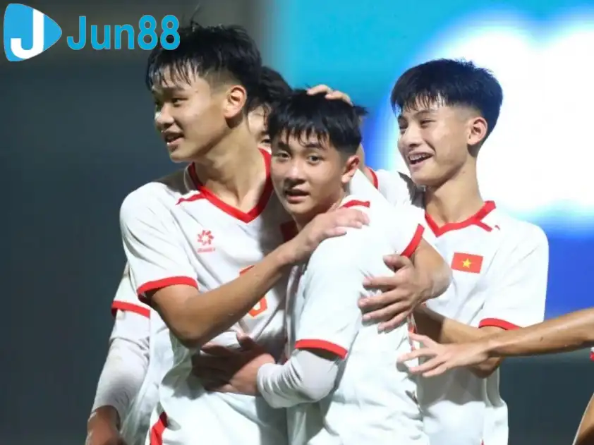 U17 Việt Nam đã thể hiện đẳng cấp khi giành thắng lợi với tỉ số của 1 set tennis trước U17 Singapore ở lượt trận đầu tiên (Ảnh: AFC) U17 Việt Nam đã thể hiện đẳng cấp khi giành thắng lợi với tỉ số của 1 set tennis trước U17 Singapore ở lượt trận đầu tiên (Ảnh: AFC)